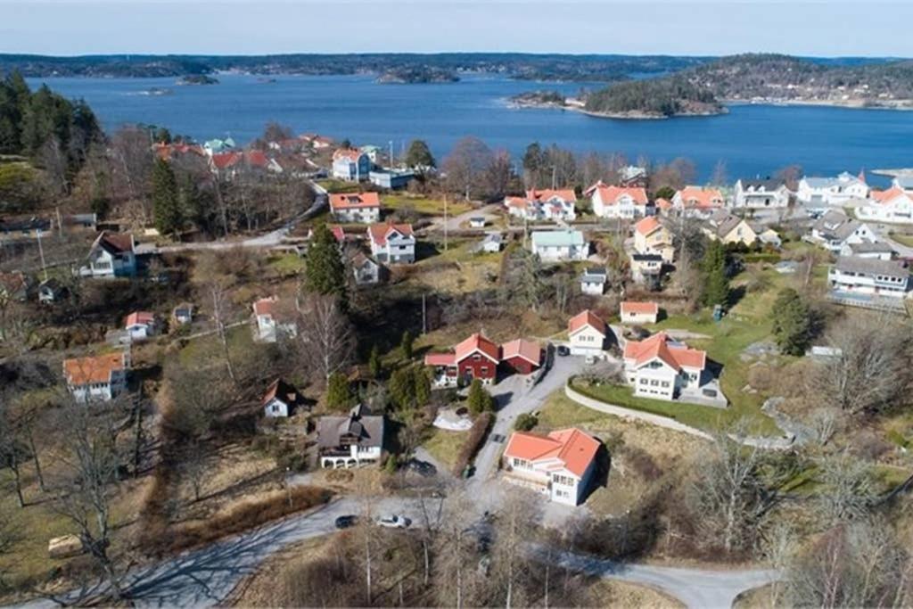 Nyrenoverat Kaellarlaegenhet Ljungskile Exterior foto